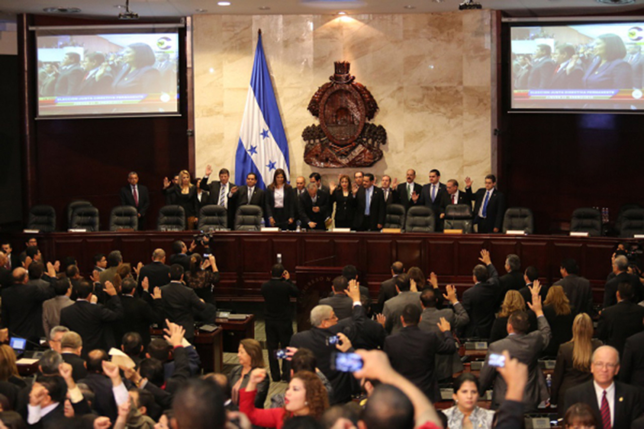 Parlamento hondureño elige junta directiva en medio de protestas opositoras