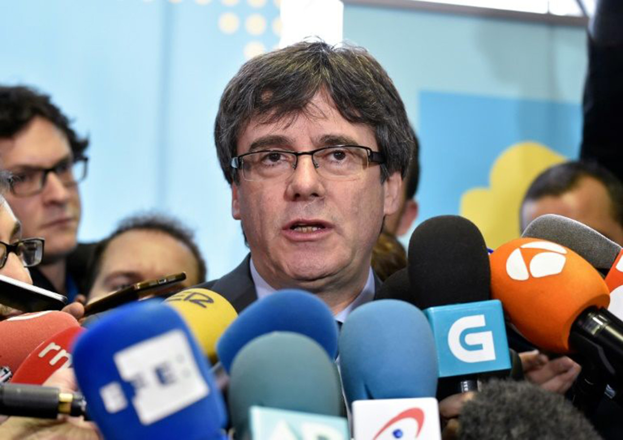 Puigdemont pide a Madrid a permitir su investidura con "normalidad"