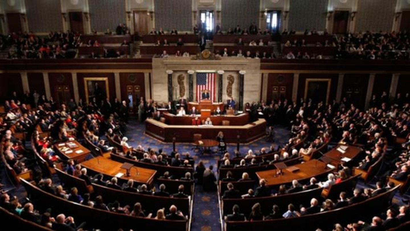 Senado de EEUU logra acuerdo para reabrir el gobierno federal