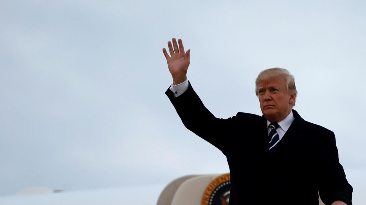 Trump dice que es "momento para el cambio" en Irán
