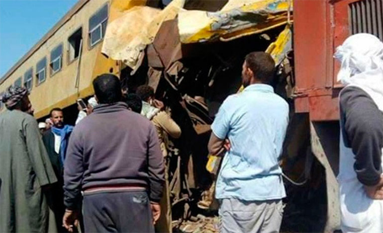 Al menos 12 muertos y 20 heridos en un accidente de tren en Egipto