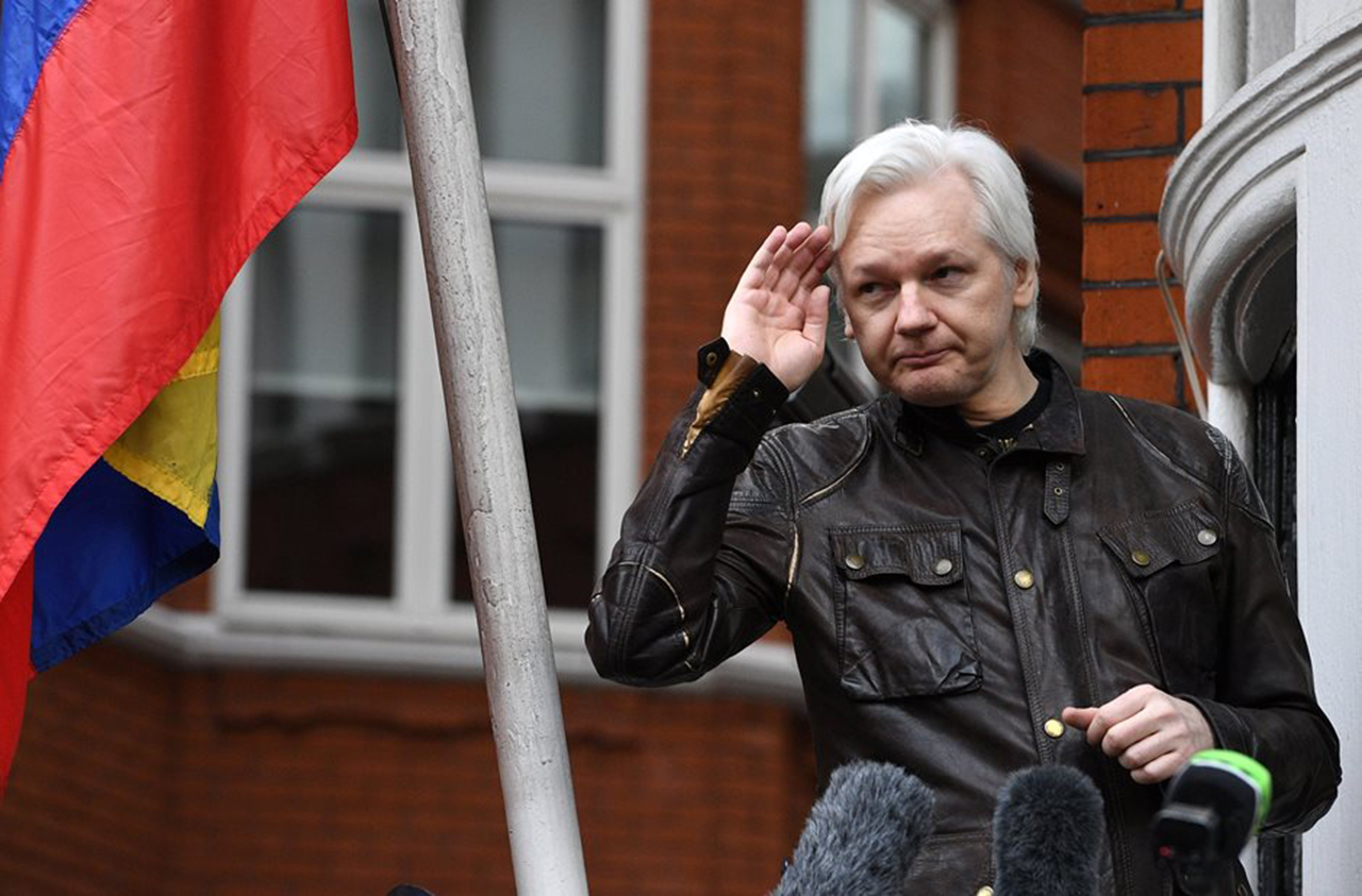 Ecuador mantendrá la protección internacional para Julian Assange