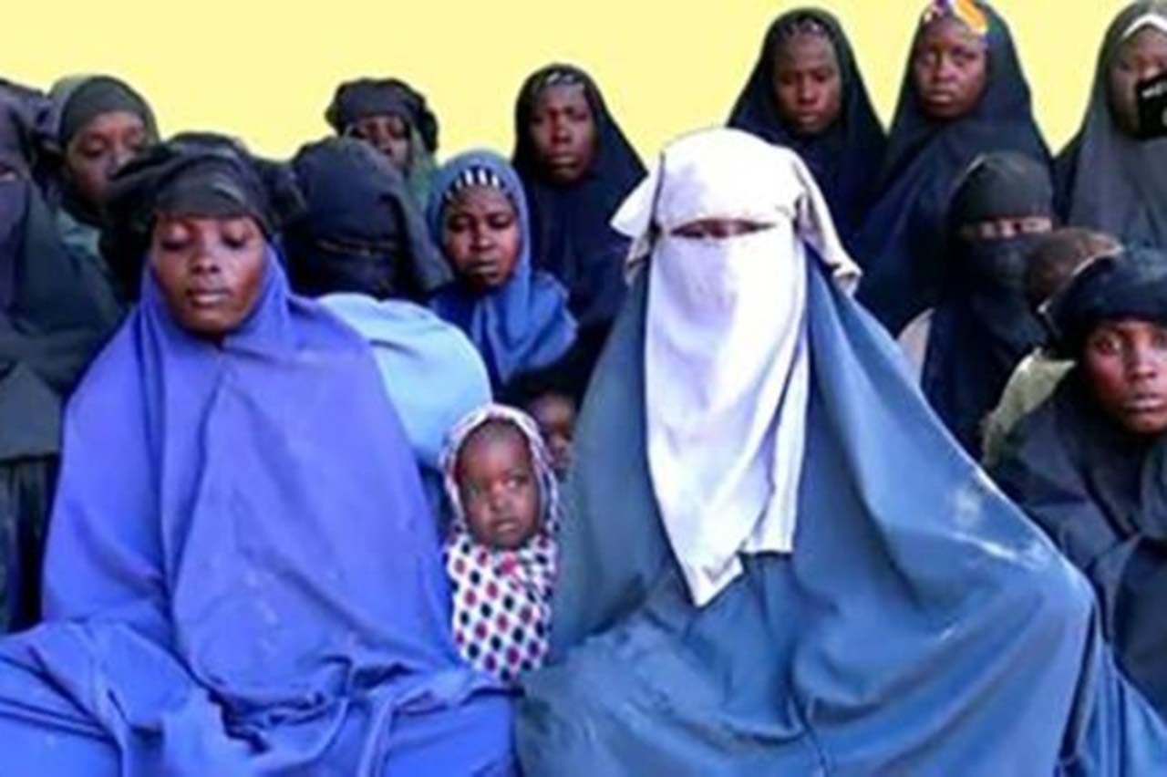 Ejército de Nigeria rescata a varias chicas raptadas el lunes por Boko Haram
