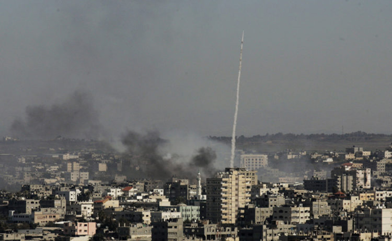 Israel bombardea posición de Hamas en Gaza respondiendo a disparo de cohete