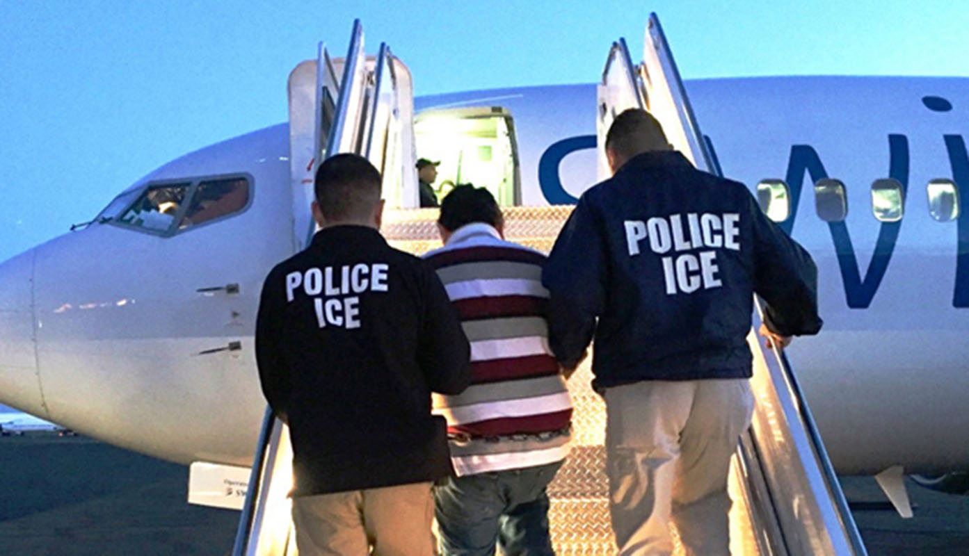 Policía migratoria detiene a más de 200 indocumentados en Los Ángeles