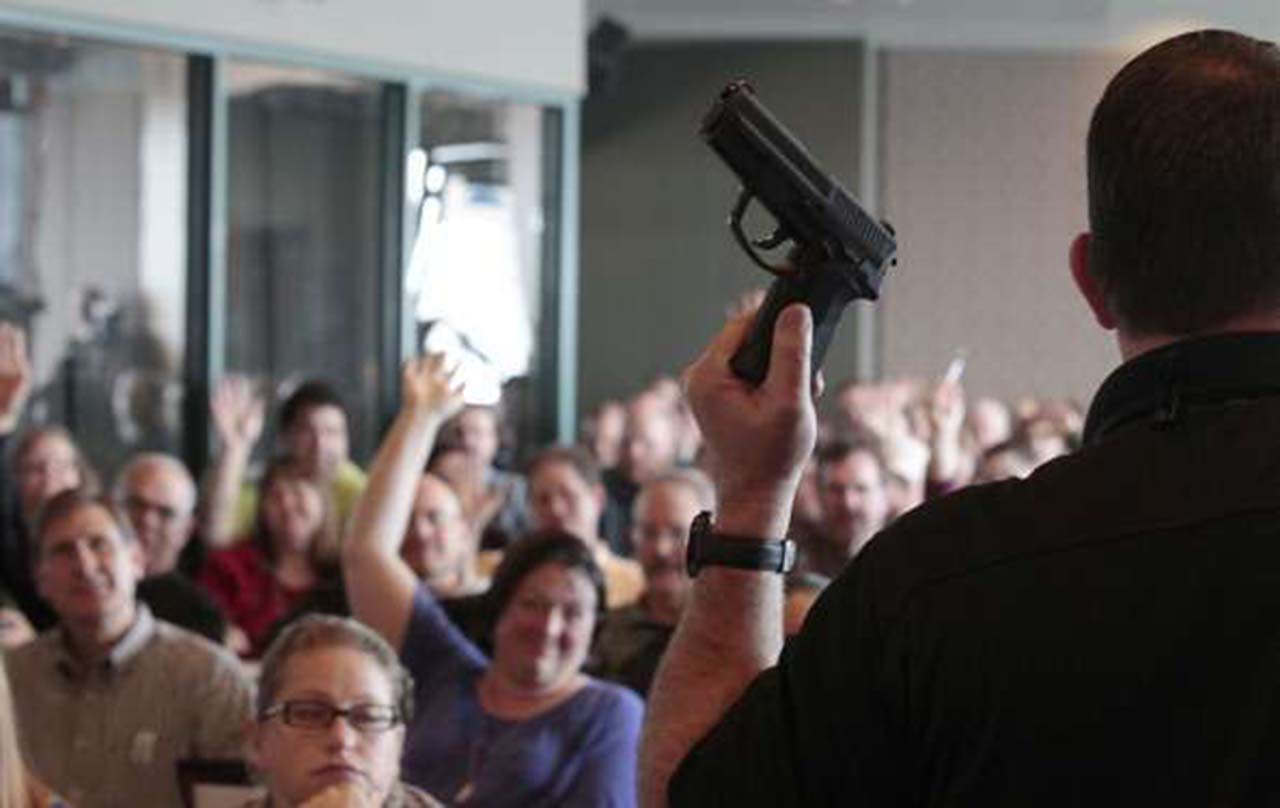 Profesores de universidad de Florida podrán llevar armas en el campus
