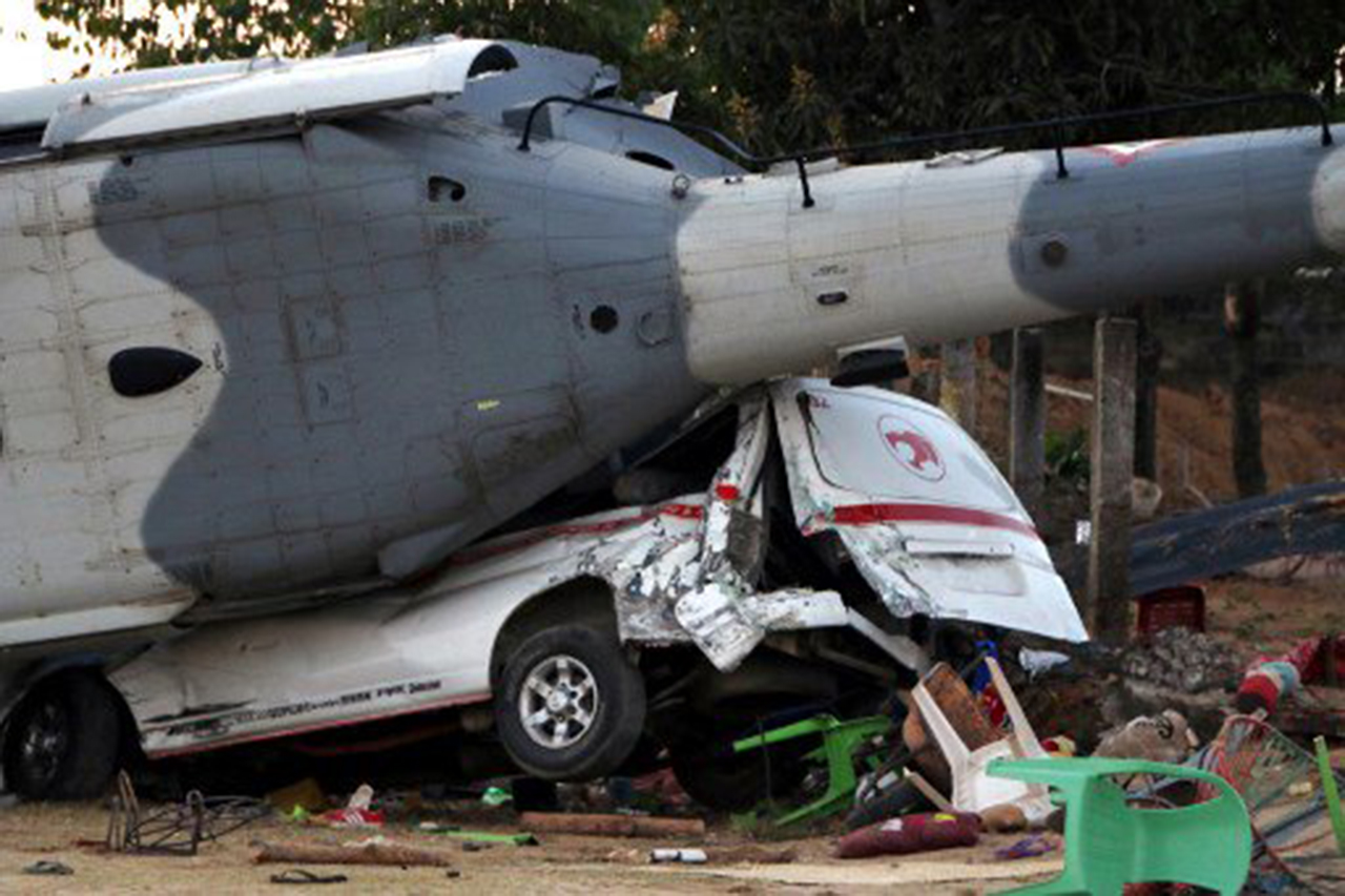 Sube a 14 la cifra de muertos por accidente de helicóptero en México