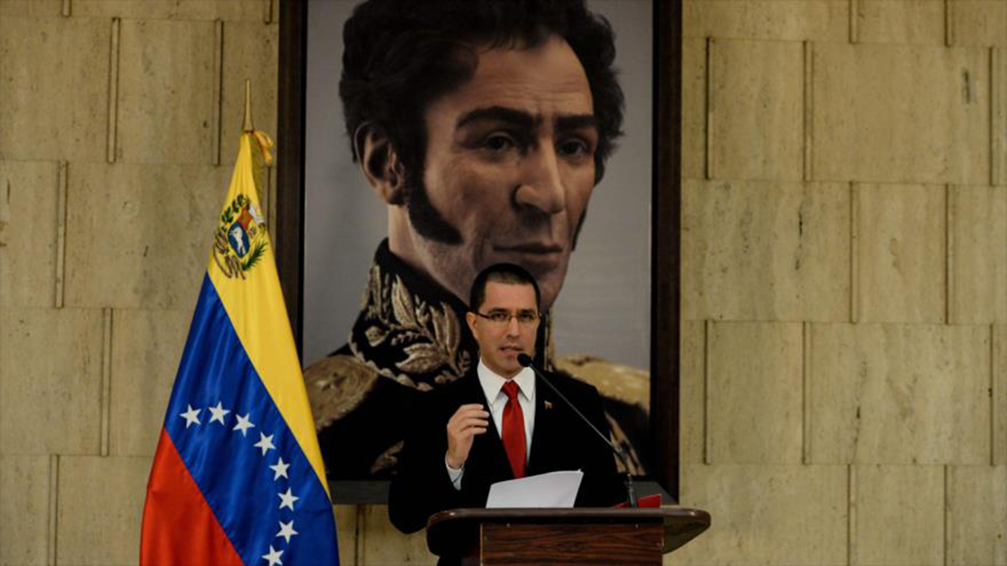 Venezuela acusa a Colombia de "sumisión" a EEUU