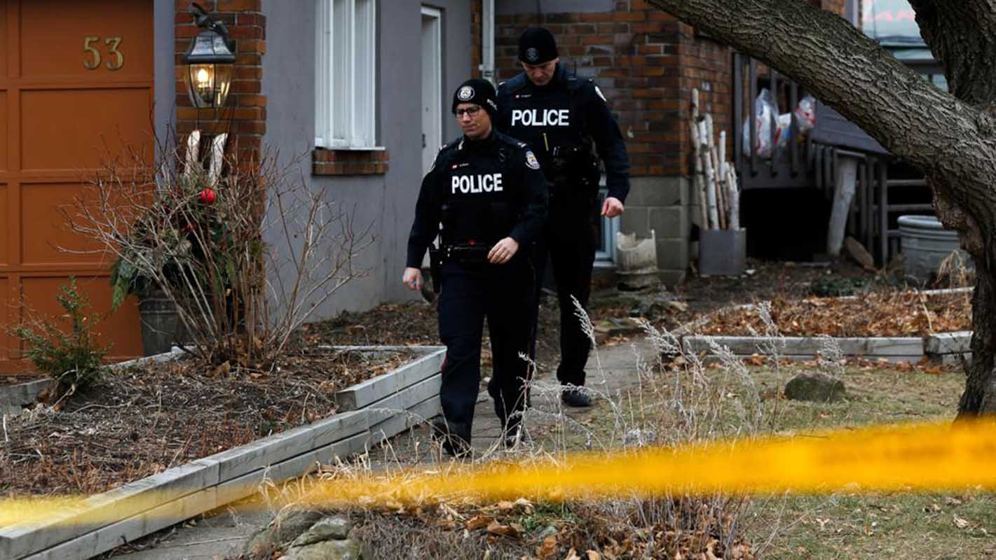 Canadá: Localizan restos humanos en macetas del jardín de un asesino en serie