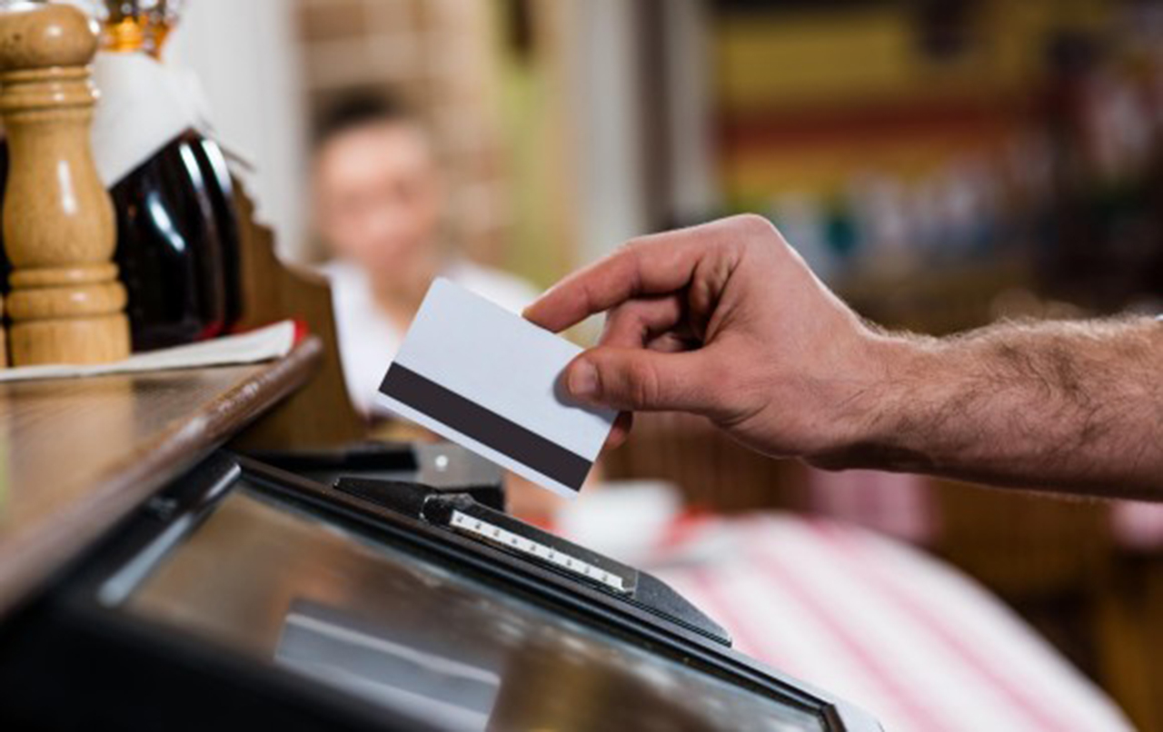 Iglesia de Inglaterra permitirá dar limosna con tarjeta de crédito sin contacto