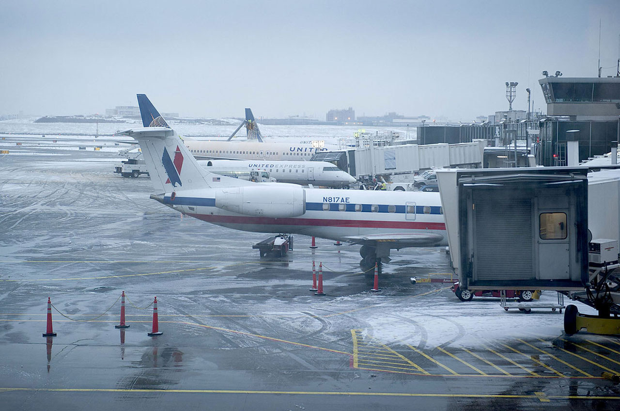 Más de 3.600 vuelos cancelados en Estados Unidos por tormenta de nieve