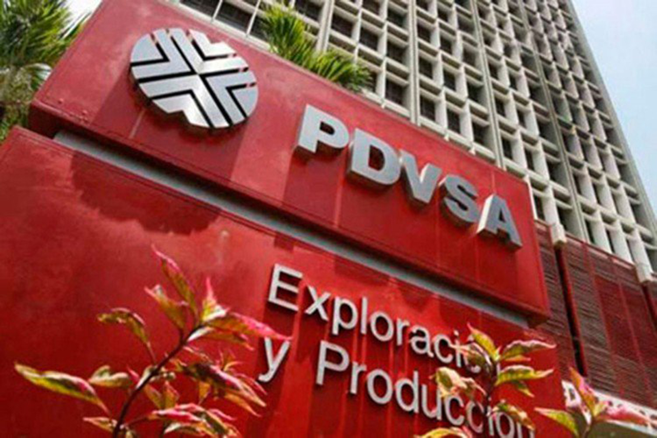 Piden a EEUU investigar cuentas bancarias de empresas que comercian con PDVSA