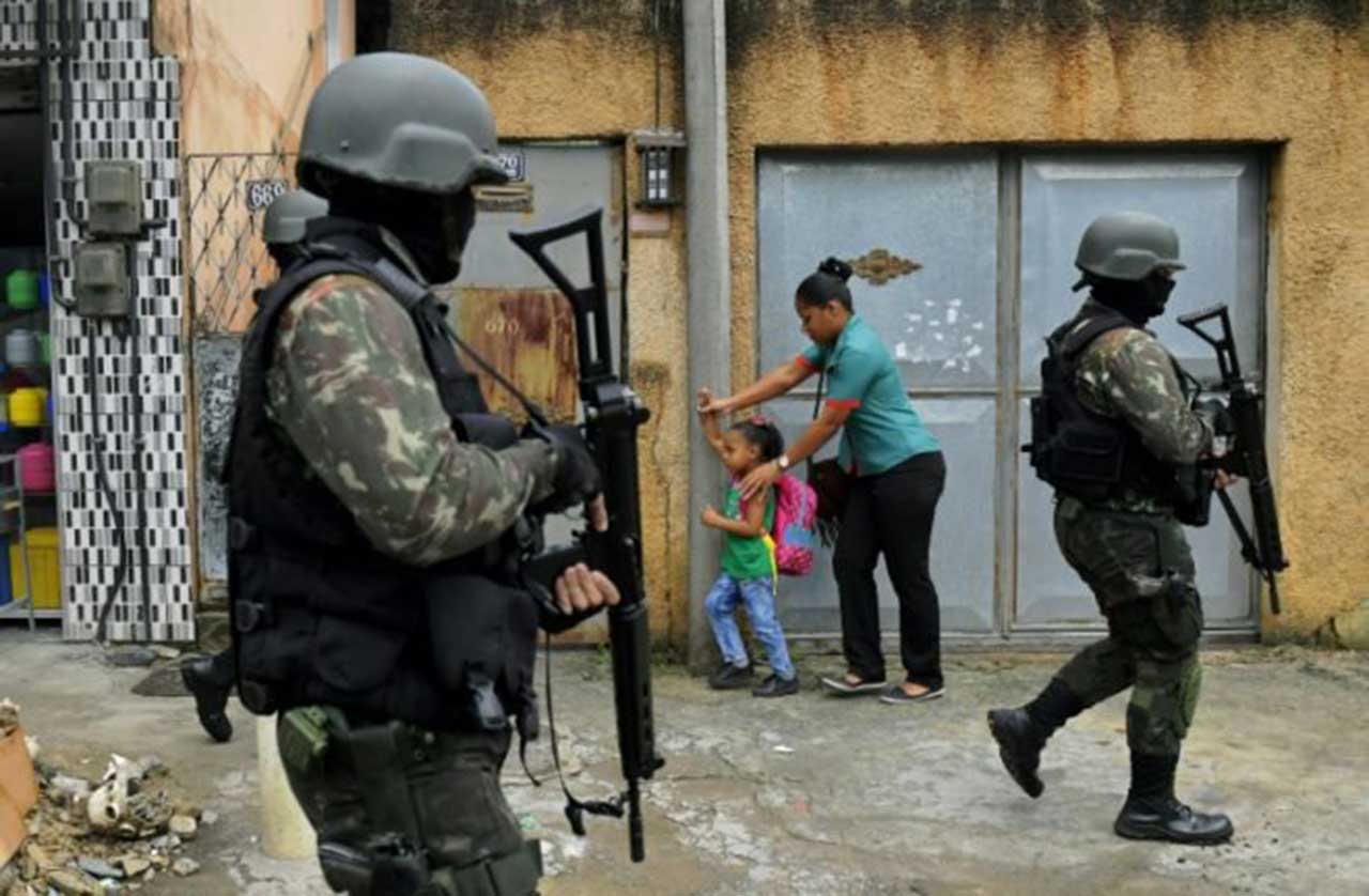 Rio de Janeiro se organiza para vigilar con lupa a los militares