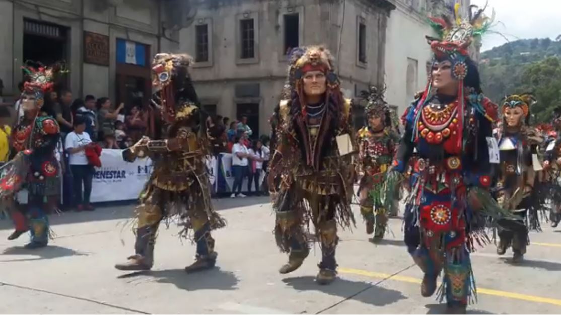 Video Viral Desfiles Quetzaltenango