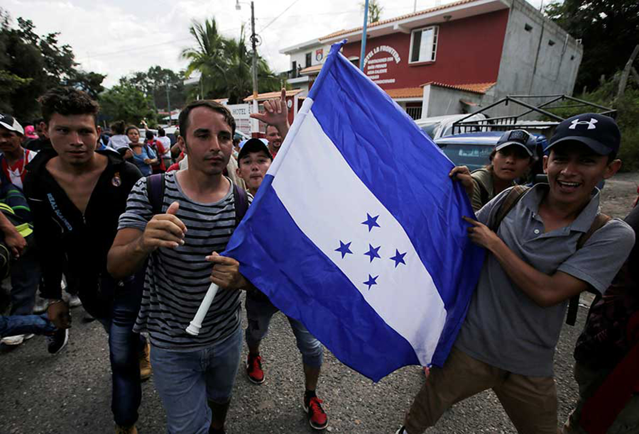 Al menos 300 hondureños inician otra caravana
