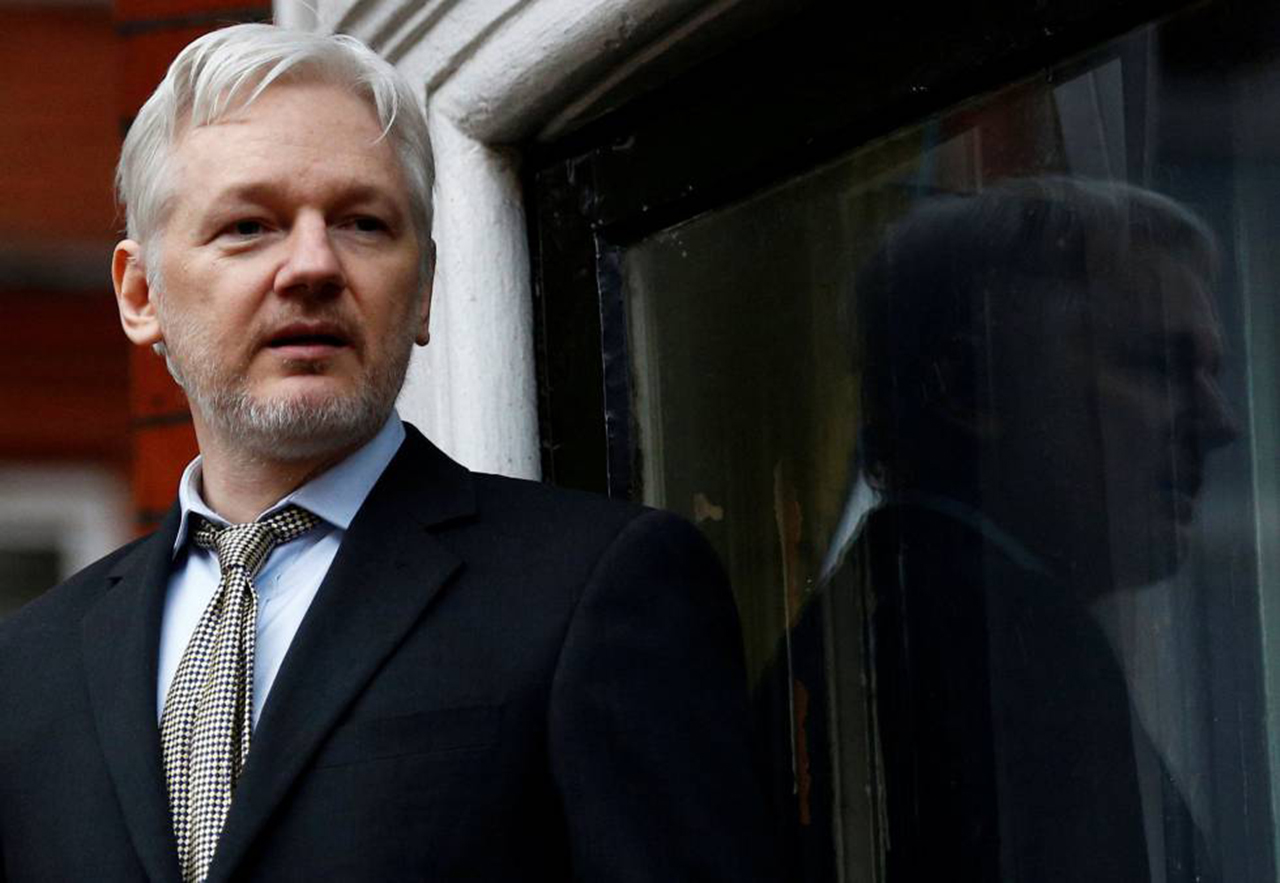 Assange se mantiene como asilado