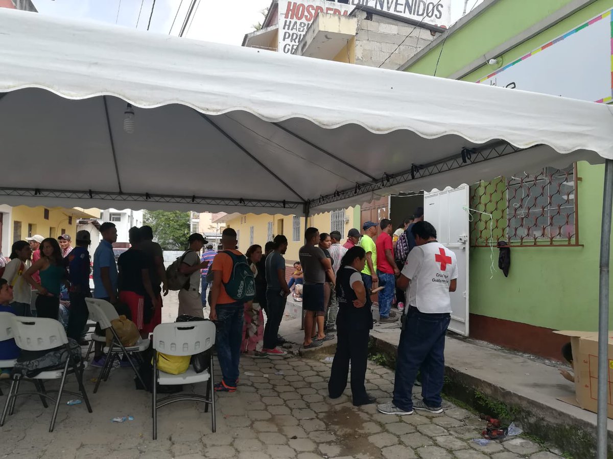Personas de Honduras participan en la Caminata del Migrante