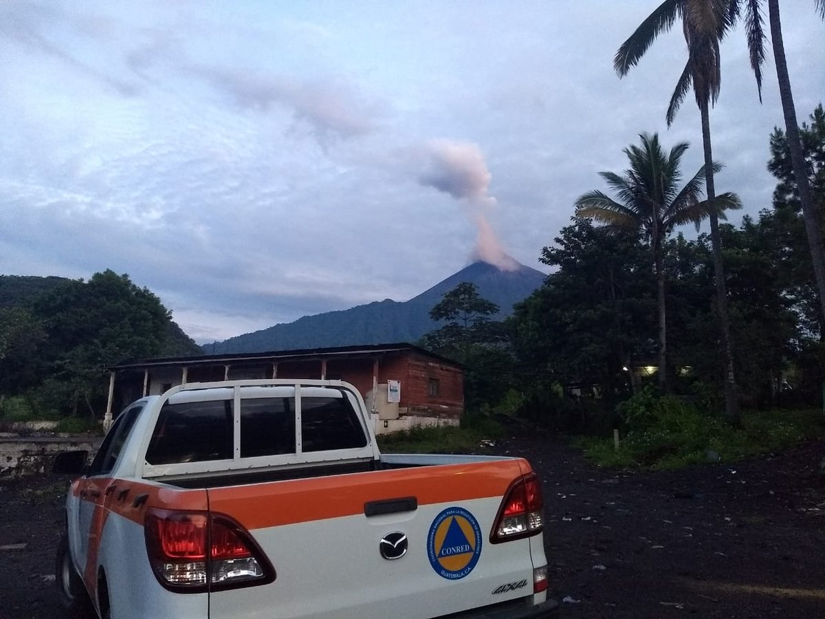 Volcán de Fuego alerta autoridades