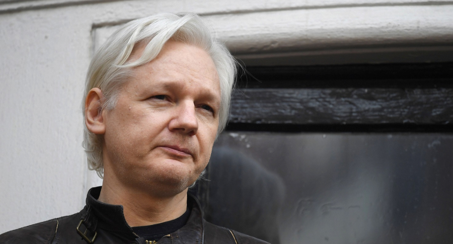 Julian Assange fue inculpado