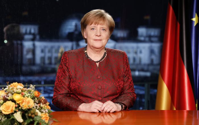 Merkel llama a trabajar