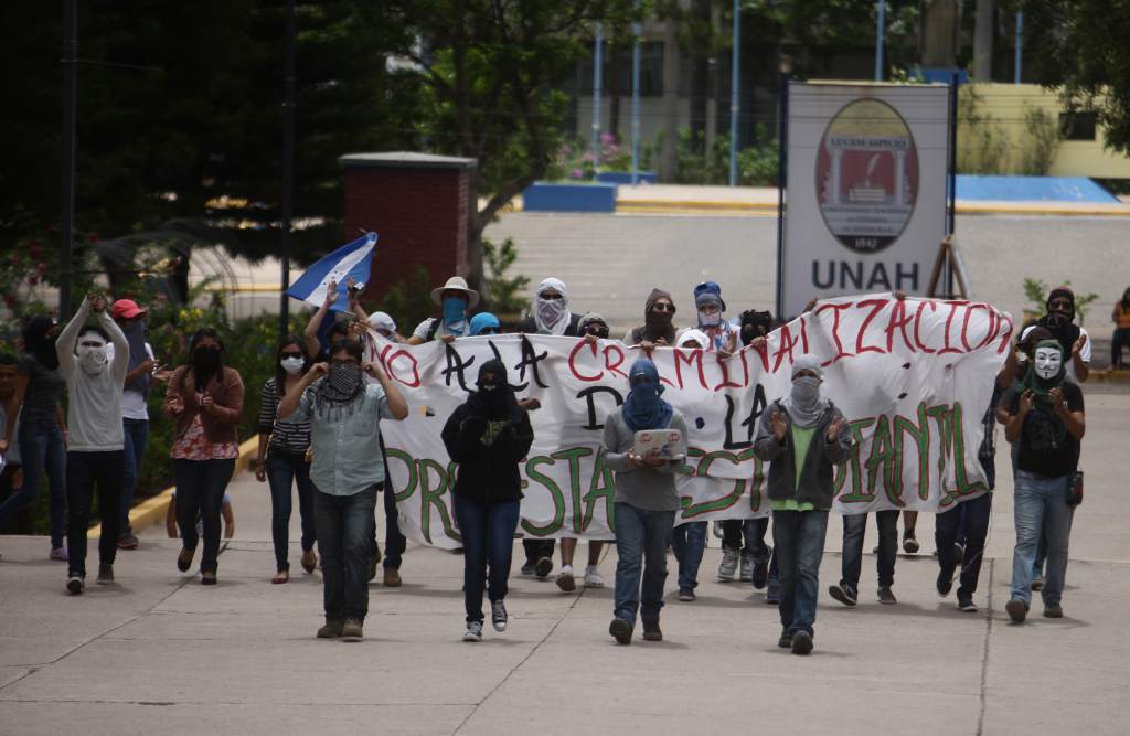 Alumnos ocupan de nuevo universidad de Honduras