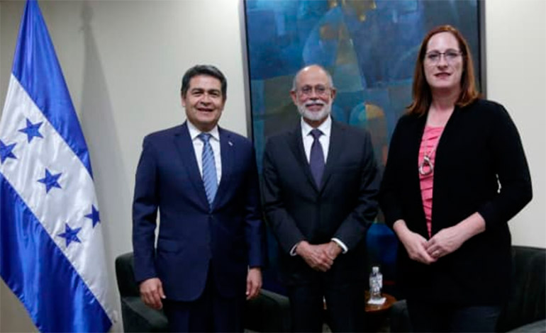 En la reunión también participó la encargada de Negocios de la Embajada de Estados Unidos en Honduras, Heide Fulton.