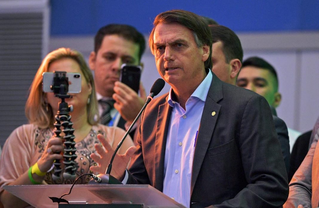 Bolsonaro reasume presidencia