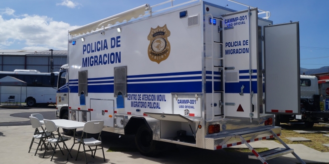 El sujeto, identificado con el apellido Mohns, de 38 años, fue detenido el jueves en la localidad Puerto Jiménez de Golfito...