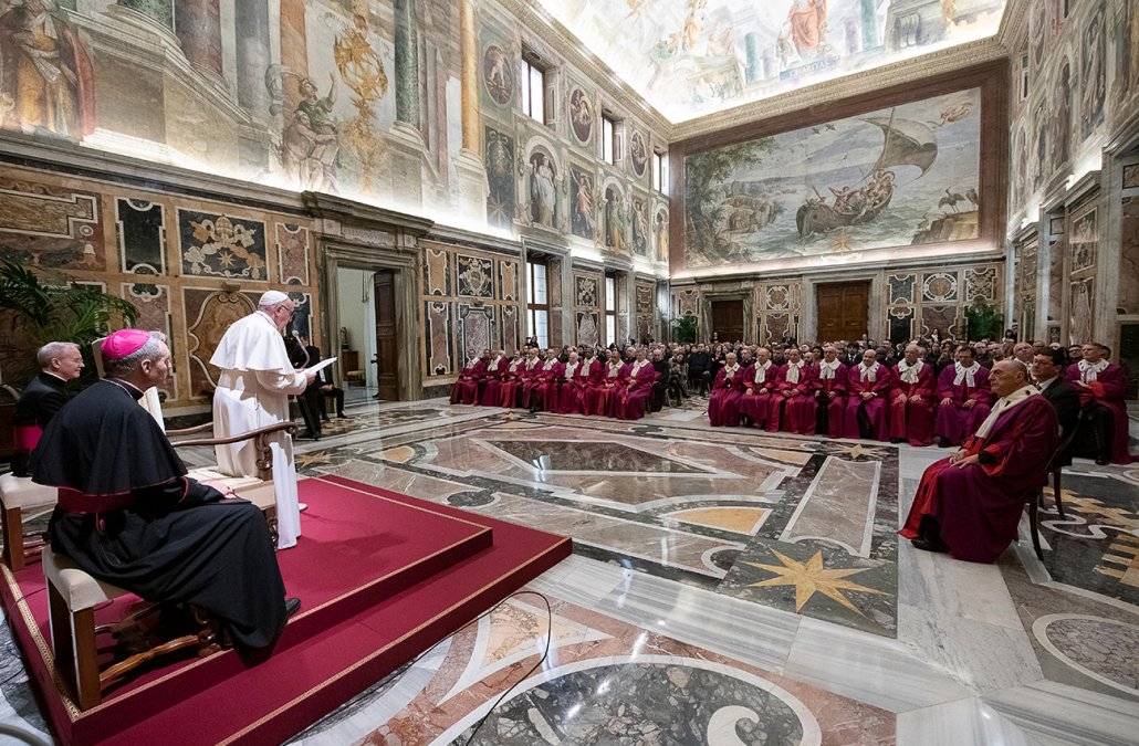 Dirigente vaticano dimite