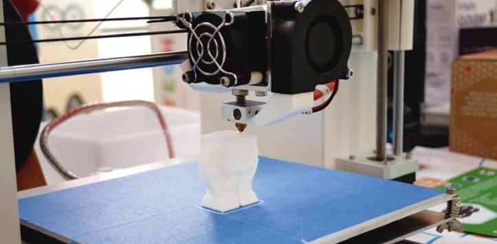 Nueva impresora 3D moldea objetos con luz y es 100 veces más rápida