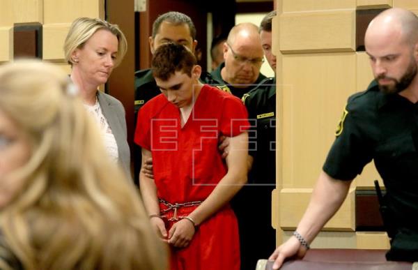 Urgen en EEUU fijar fecha de juicio para autor de la matanza de Parkland