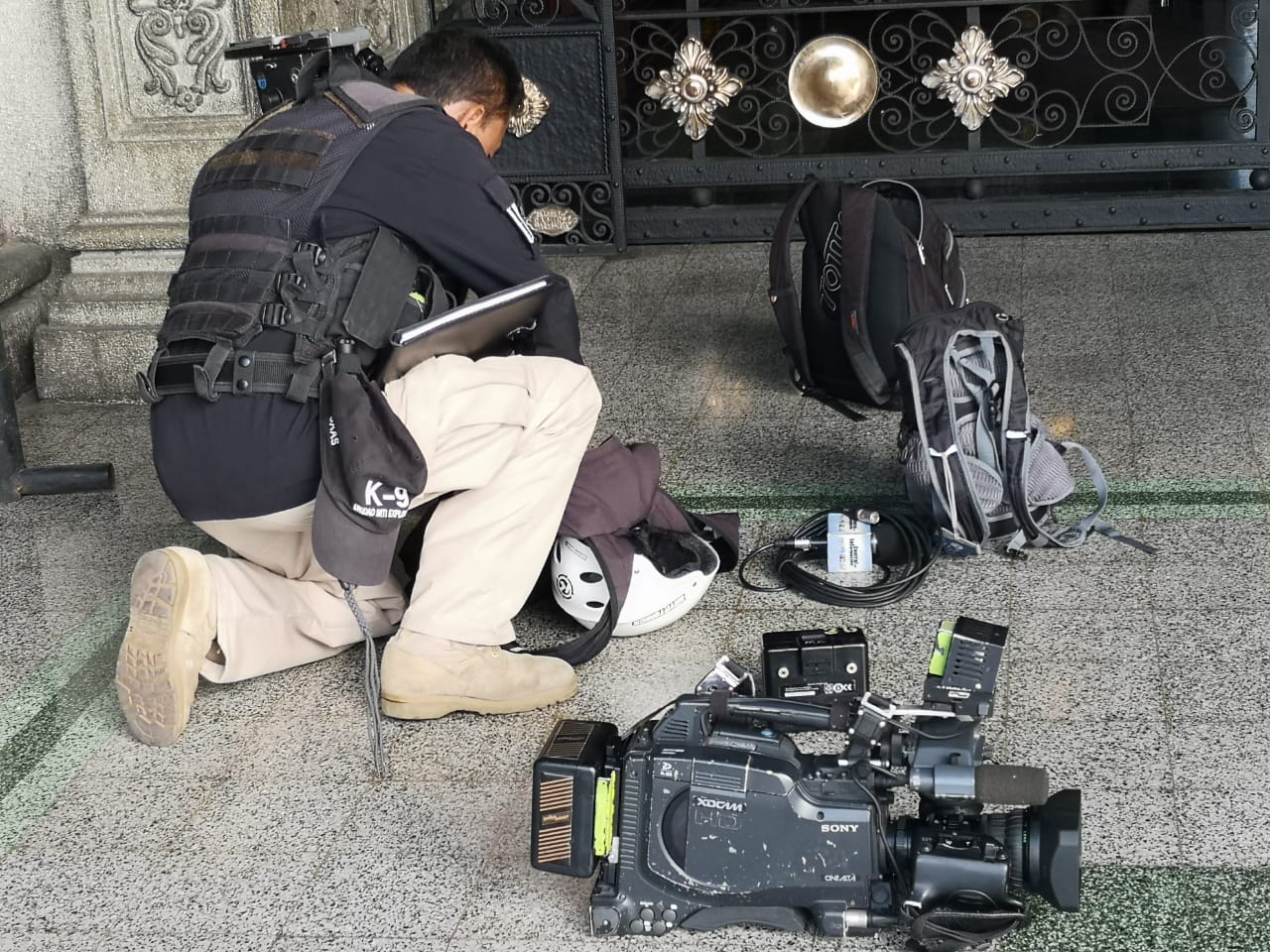 SAAS revisa equipo de periodistas en Palacio Nacional