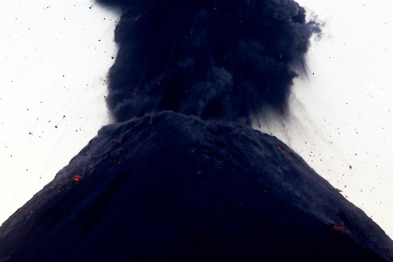 Volcán de Fuego. Foto: EFE.