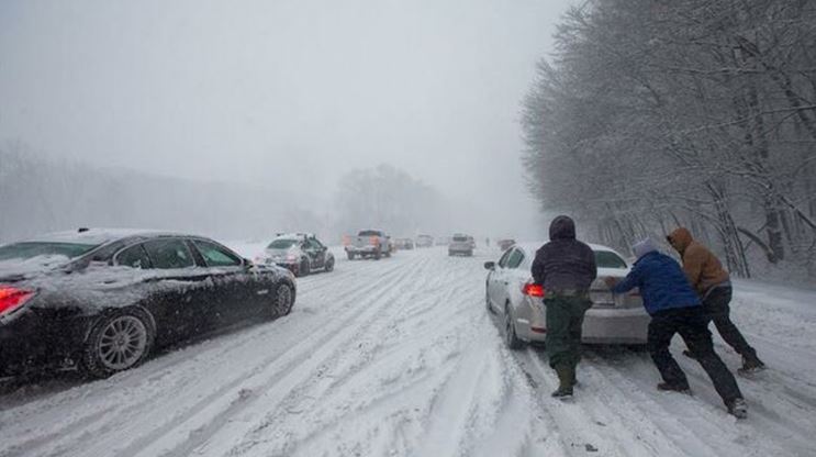 Estados Unidos: Tormentas y nieve obligan al cierre de carreteras en Colorado