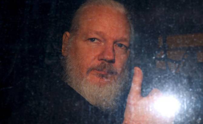 Julian Assange acusado en EEUU