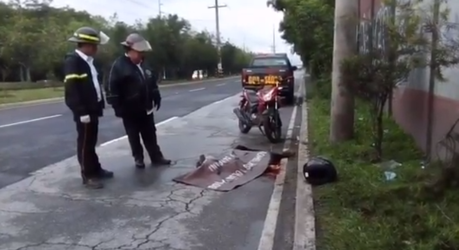 Estudiante de comunicación muere al accidentarse en su moto