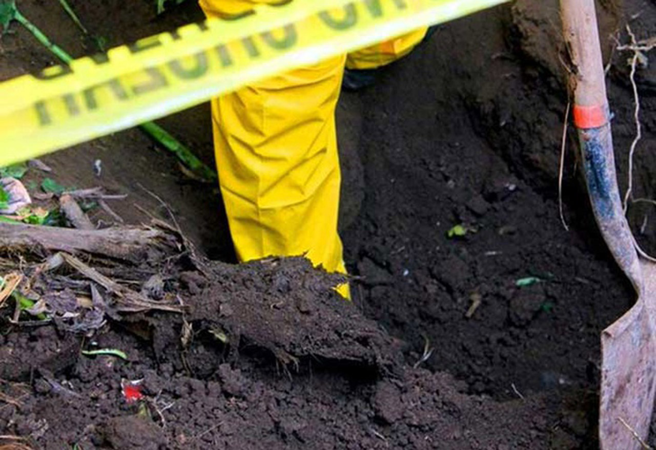 Identifican a 29 cuerpos localizados en una fosa clandestina en México