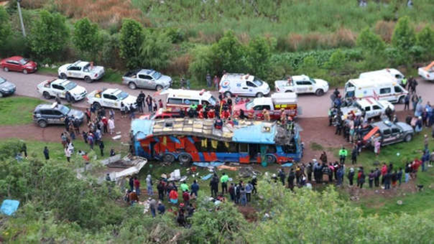 Accidente de bus con estudiantes deja siete muertos en Perú