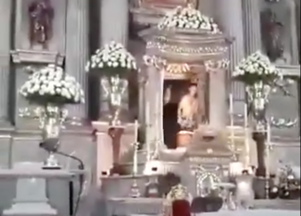Hombre desnudo golpeó a feligreses en altar a la Virgen de Guadalupe
