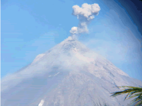 Conred monitorea caída de ceniza volcánica en localidades de Sacatepéquez