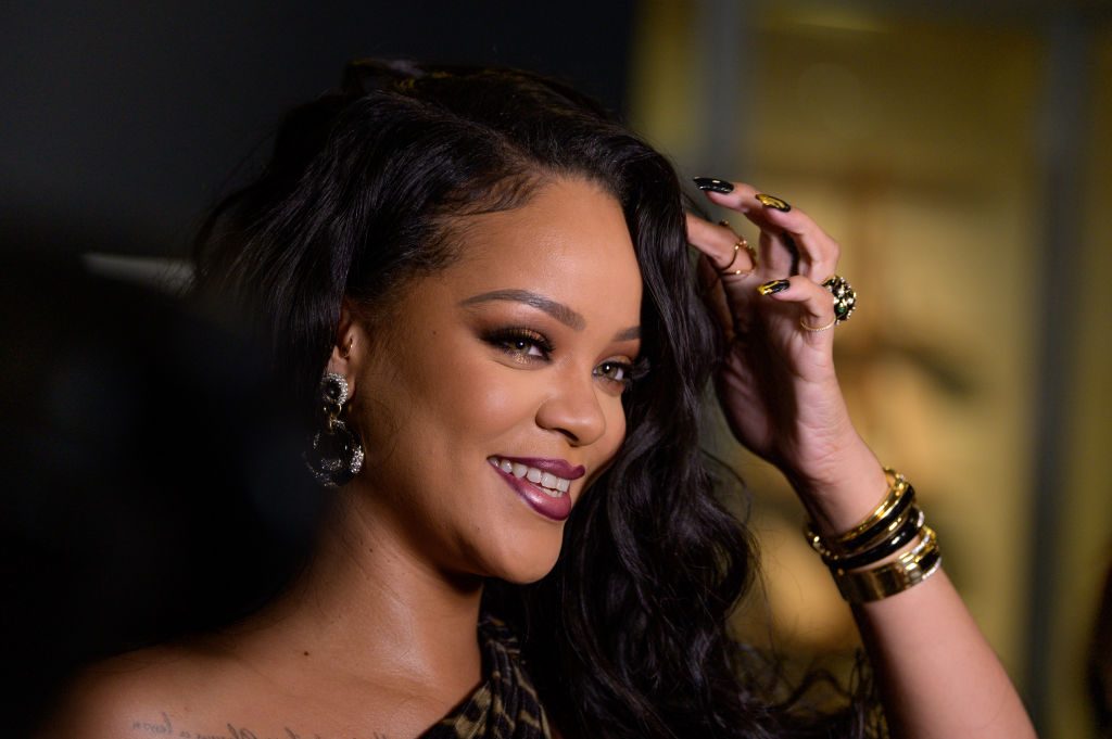 Rihanna Abre Sus Piernas Y Enseña Todo En Instagram Para Promocionar Su Línea De Ropa Interior