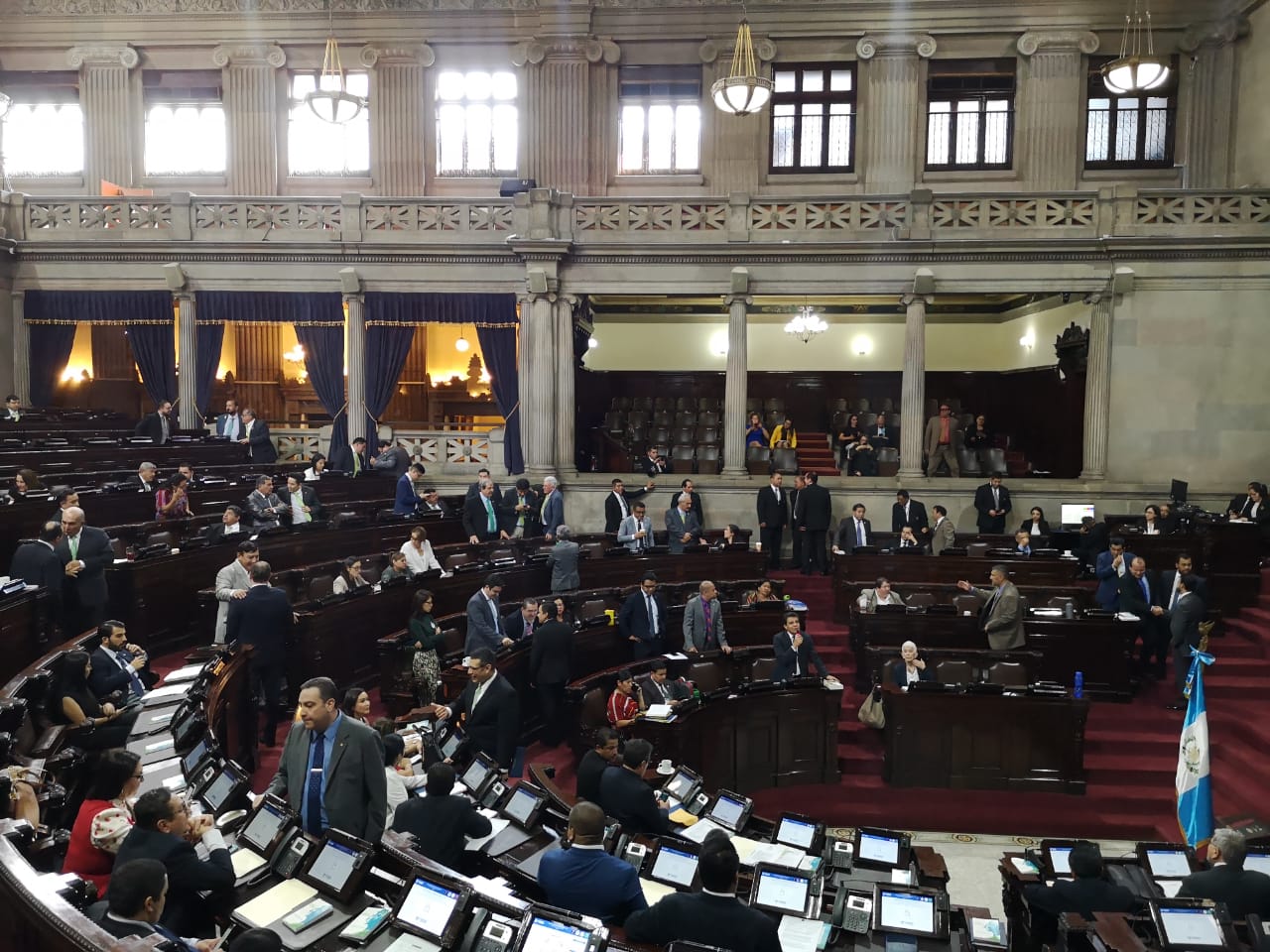 Diputados en sesión por reformas a Ley de Oenegés