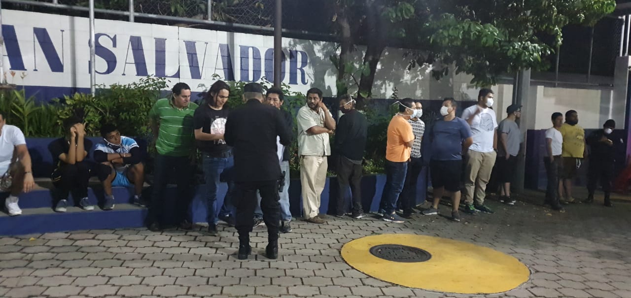 Detienen a 70 salvadoreños por no acatar cuarentena por coronavirus