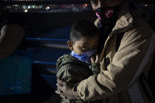 Migrante guatemalteca dio a luz en una estación migratoria