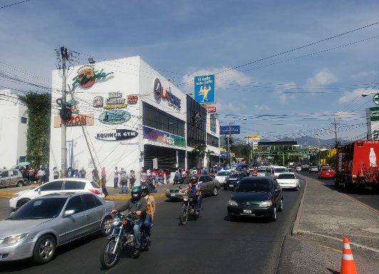 PMT de Guatemala contabilizó unos 400 mil vehículos circulando el lunes