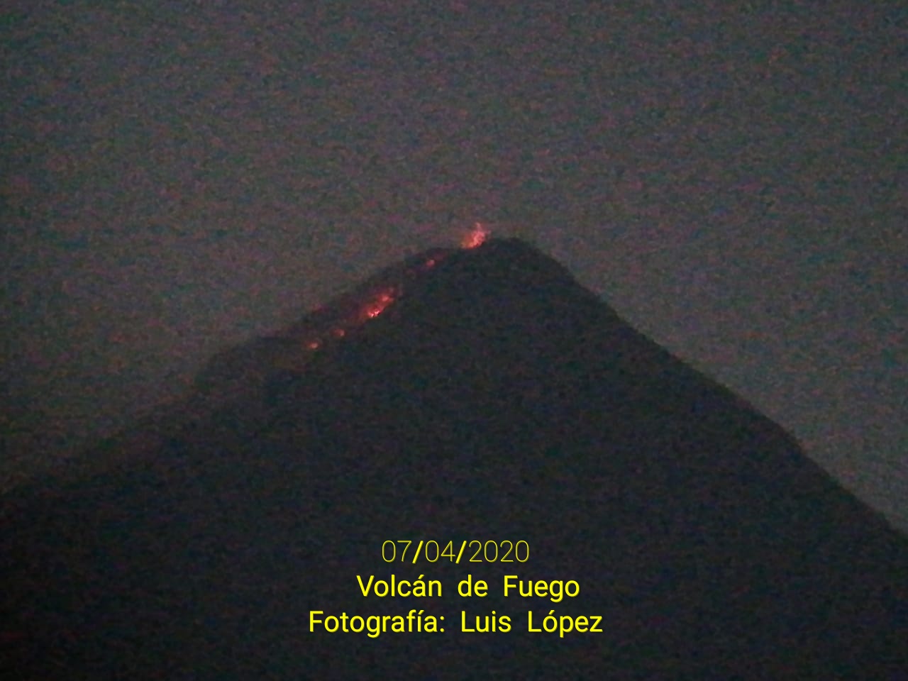 VIDEO impresionantes imágenes de erupción del volcán de Fuego