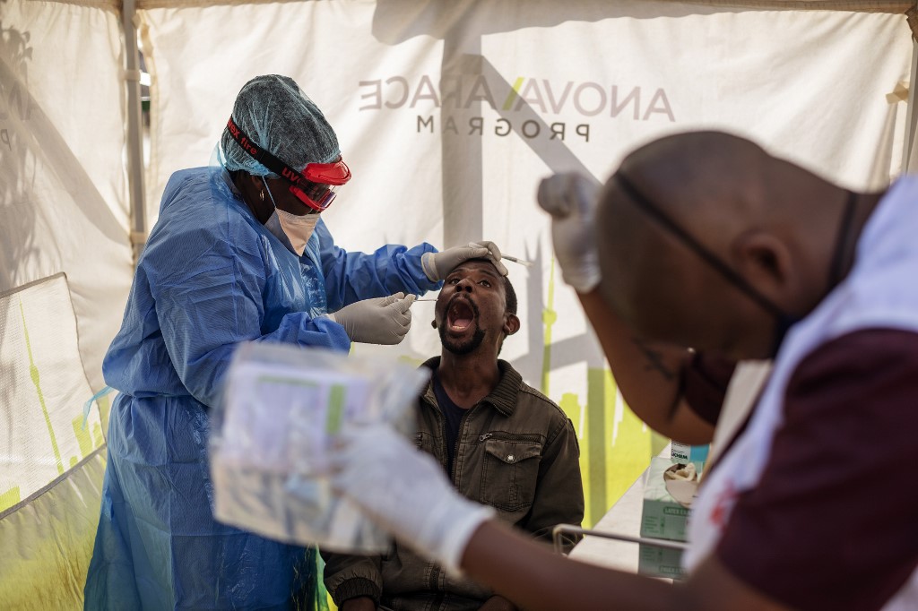Aumento récord de 1 mil 160 nuevos casos de coronavirus en Sudáfrica en 24 horas