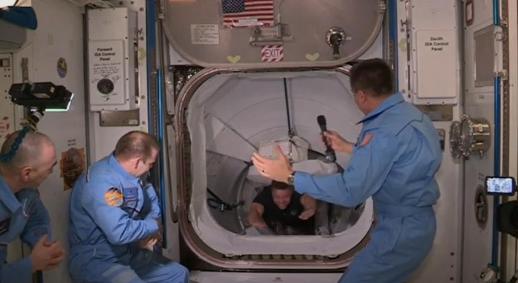 VIDEO | Astronautas de SpaceX abordan la Estación Internacional tras histórica misión
