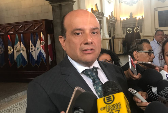 “No he sido notificado”, dice Carlos Narez quien no dejará cargo en Conamigua y presenta amparo