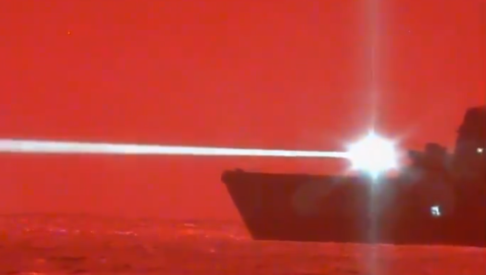 VIDEO | Esta fue la prueba que hizo Estados Unidos con su nueva arma láser